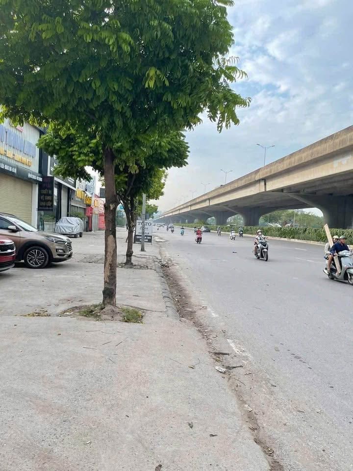 Nhà FrontHouse Nguyễn Xiển 145m² giá 45 tỷ - Lô góc 2 mặt tiền cực đẹp!