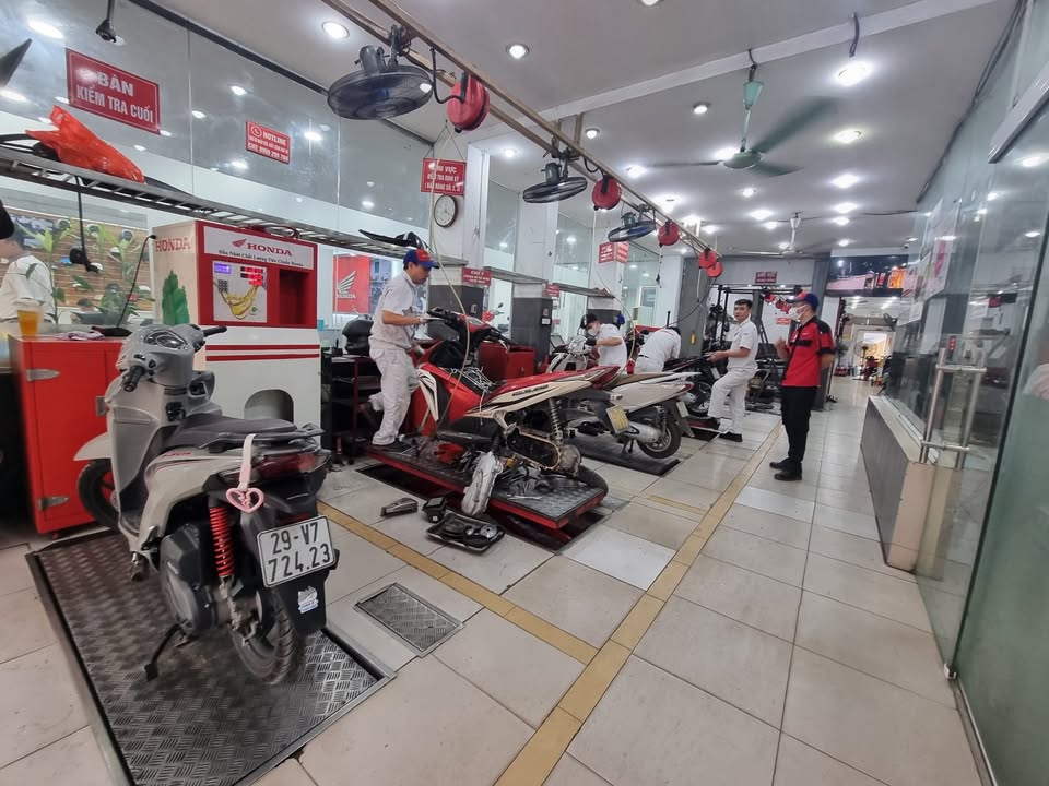 Bán gấp mặt phố Lạc Long Quân, quận Cầu Giấy, 90m², giá 65 tỷ - Kinh doanh đỉnh cao!