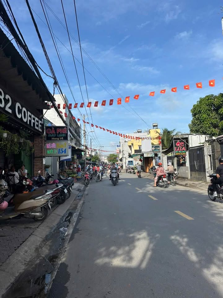 Nhà mặt tiền đường 39, phường Bình Trưng Tây, quận 2 - Cơ hội kinh doanh tuyệt vời!