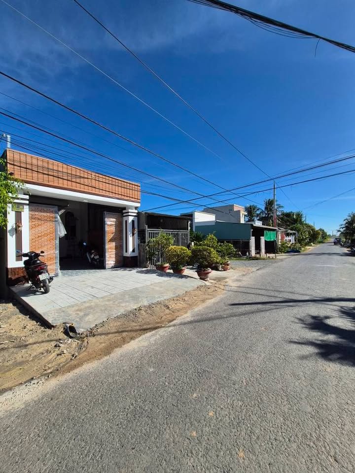 Nhà mặt tiền Lê Trọng Tấn, Tây Ninh 150m² giá 1.75 tỷ - Kinh doanh thuận lợi!