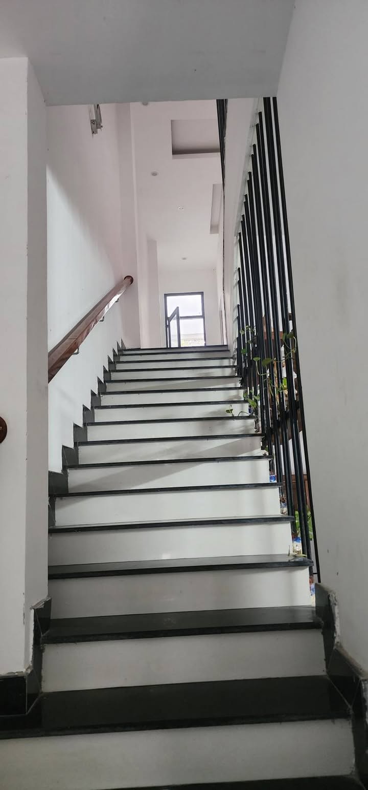 Nhà 3 tầng mặt tiền Sơn Thủy, Ngũ Hành Sơn 94m² giá 9.4 tỷ - Phong thủy thịnh vượng!