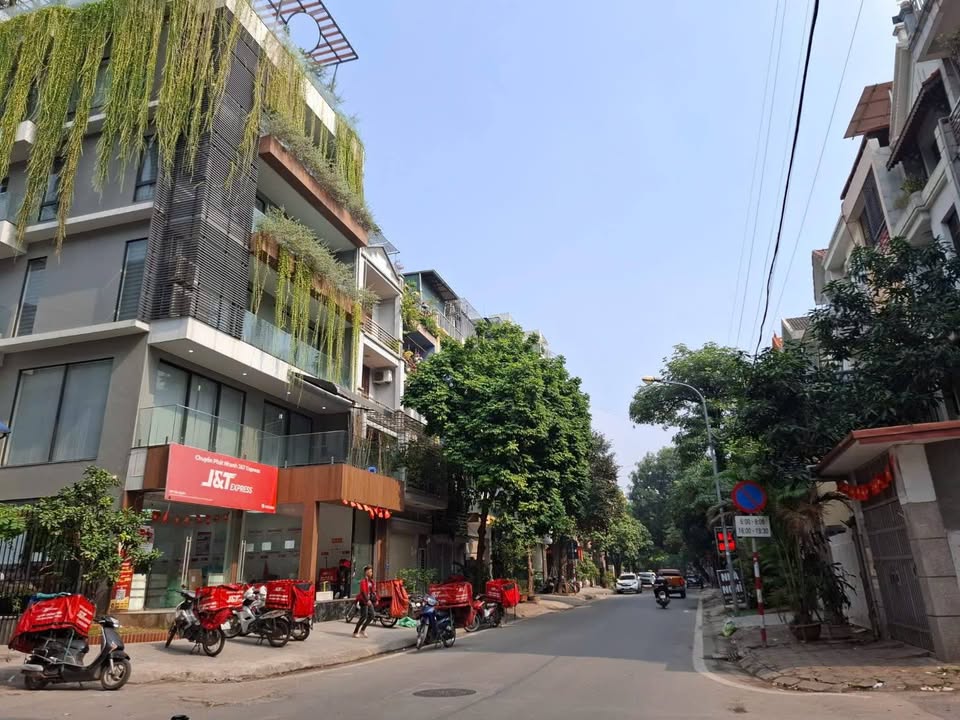 Nhà mặt phố Văn Quán Hà Đông 80m² giá 24 tỷ - Kinh doanh sầm uất ngay trung tâm!