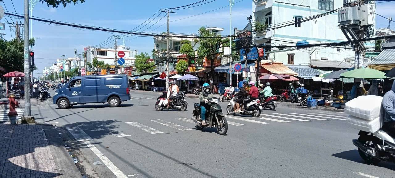 Mặt tiền Lê Văn Quới 528m² giá 65 tỷ - Kinh doanh đa ngành nghề