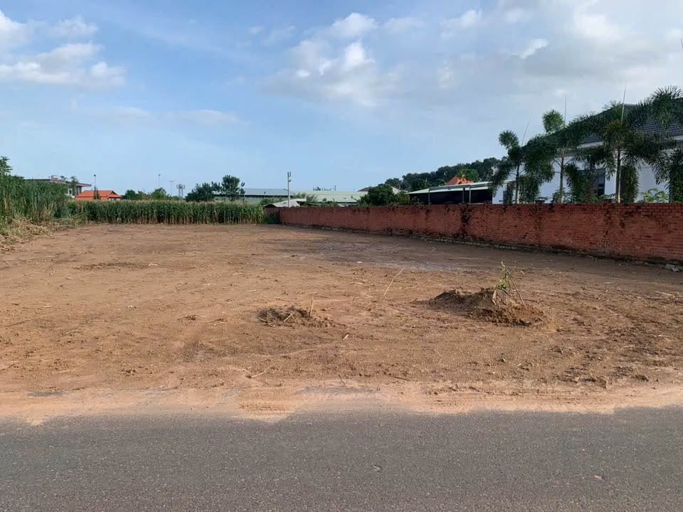 Bán lô biệt thự 2000m² tại Hòa Long - Giá chỉ 10 tỷ, đầu tư siêu lợi nhuận!