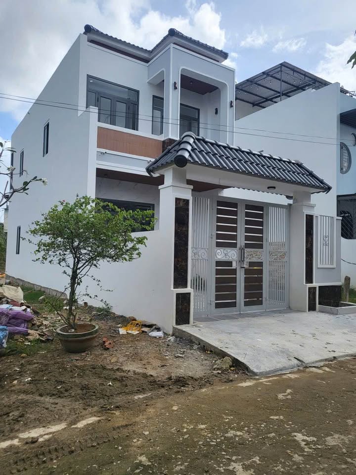 Nhà Suối Hiệp Diên Khánh 81m² giá 2.75 tỷ - Thiết kế hiện đại sang trọng!