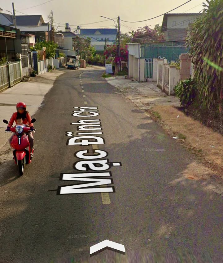 Nhà mặt tiền Mạc Đĩnh Chi, Bảo Lộc 3PN giá 7 triệu - Thuận tiện cho gia đình!