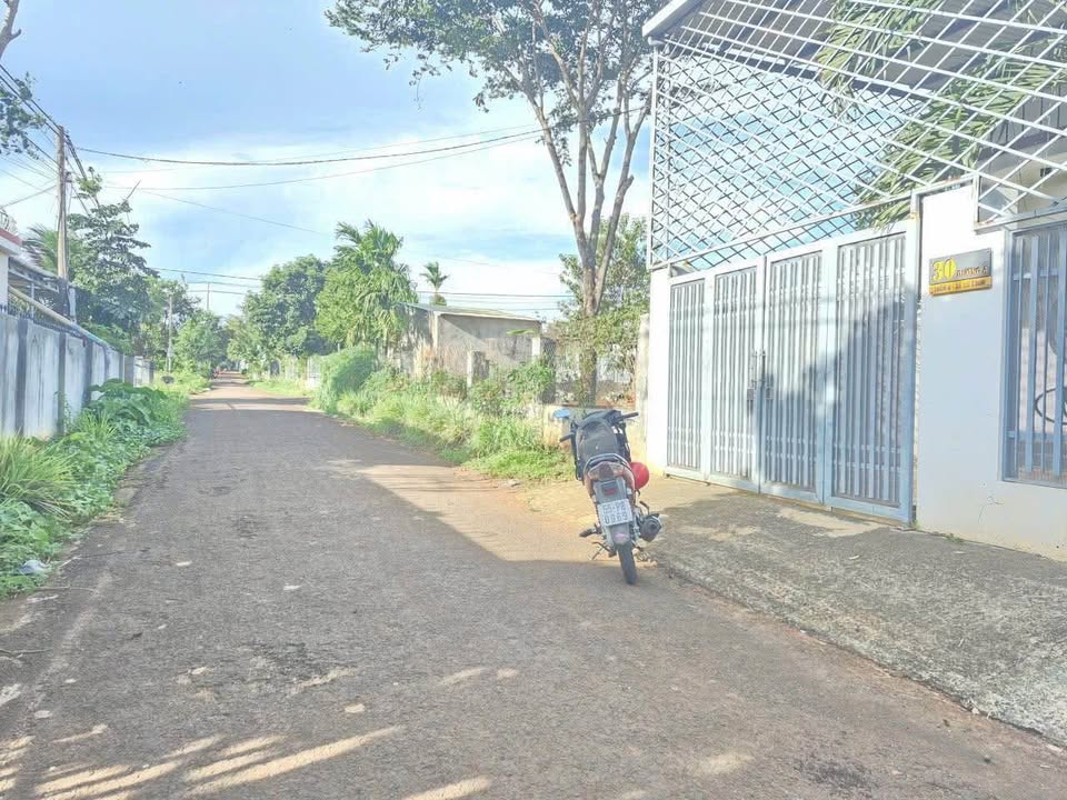 Nhà đẹp Buôn Ma Thuột 143m² giá chỉ 2.65 tỷ - Dọn vào ở ngay!