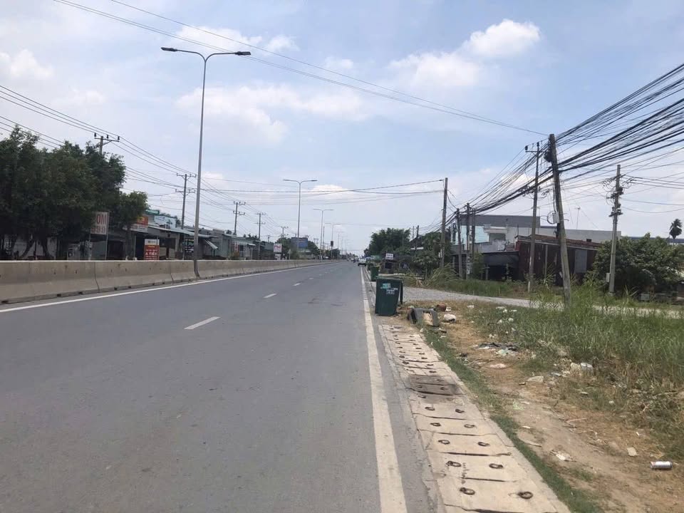 Kho mặt tiền TL830 xã Lương Bình 12.738m² giá 65 tỷ - Cơ hội đầu tư hiếm có!