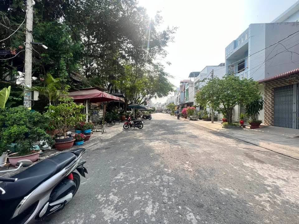 Nhà cấp 4 Bến Lức 72m² giá 3 tỷ - Mặt bằng kinh doanh thuận lợi!