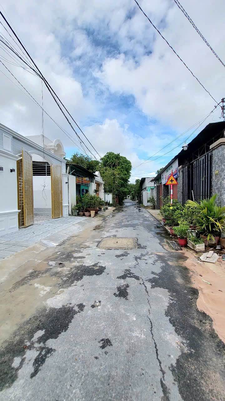 Nhà phố 1 trệt 1 lầu Hiệp Nghĩa 135m² giá 3.05 tỷ - Thiết kế đẹp, tiện nghi