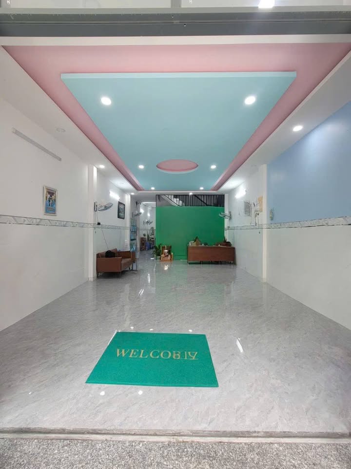 Nhà 3.5 Tầng Phường 7 Tuy Hòa 100m² giá 5.9 tỷ - Vị trí đắc địa, tiện ích đầy đủ!