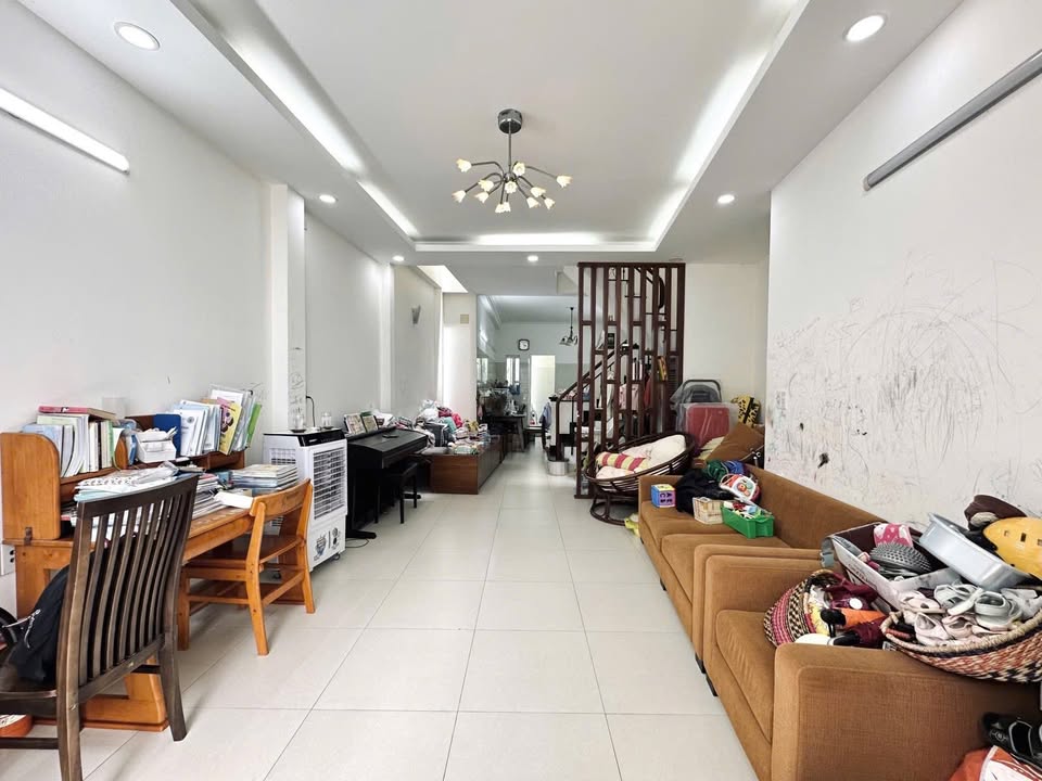 Nhà bán đường Trường Sa, Bình Thạnh 86m² giá 10 tỷ - Gần Quận 1, thuận tiện di chuyển!