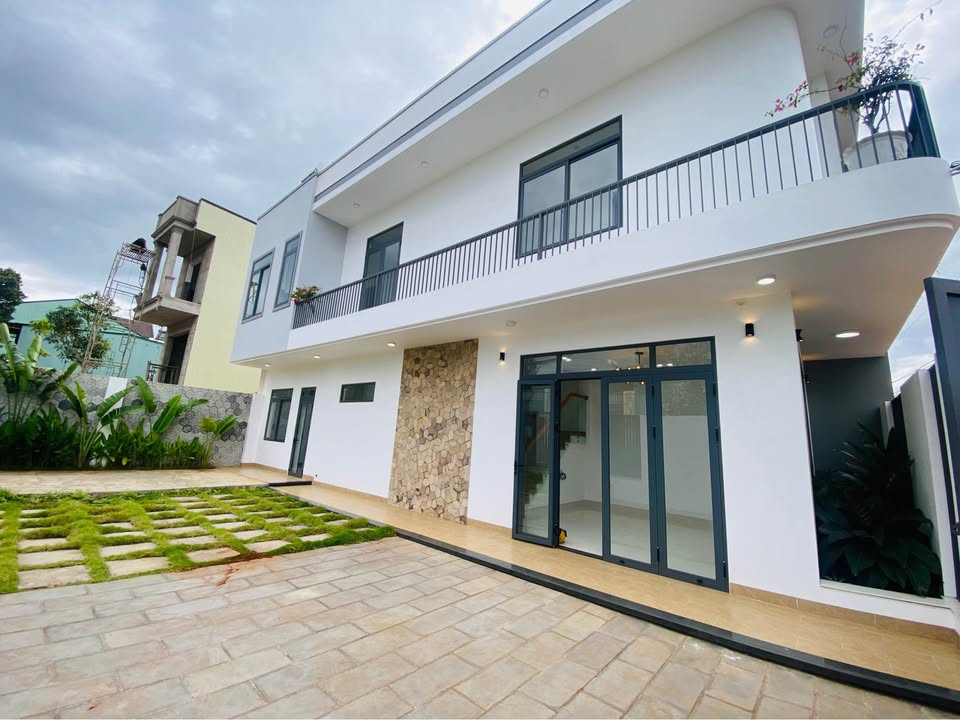 Nhà 2 mặt tiền Đặng Trần Côn, Pleiku 80m² giá 2.7 tỷ - Vị trí đắc địa, an ninh tuyệt đối!