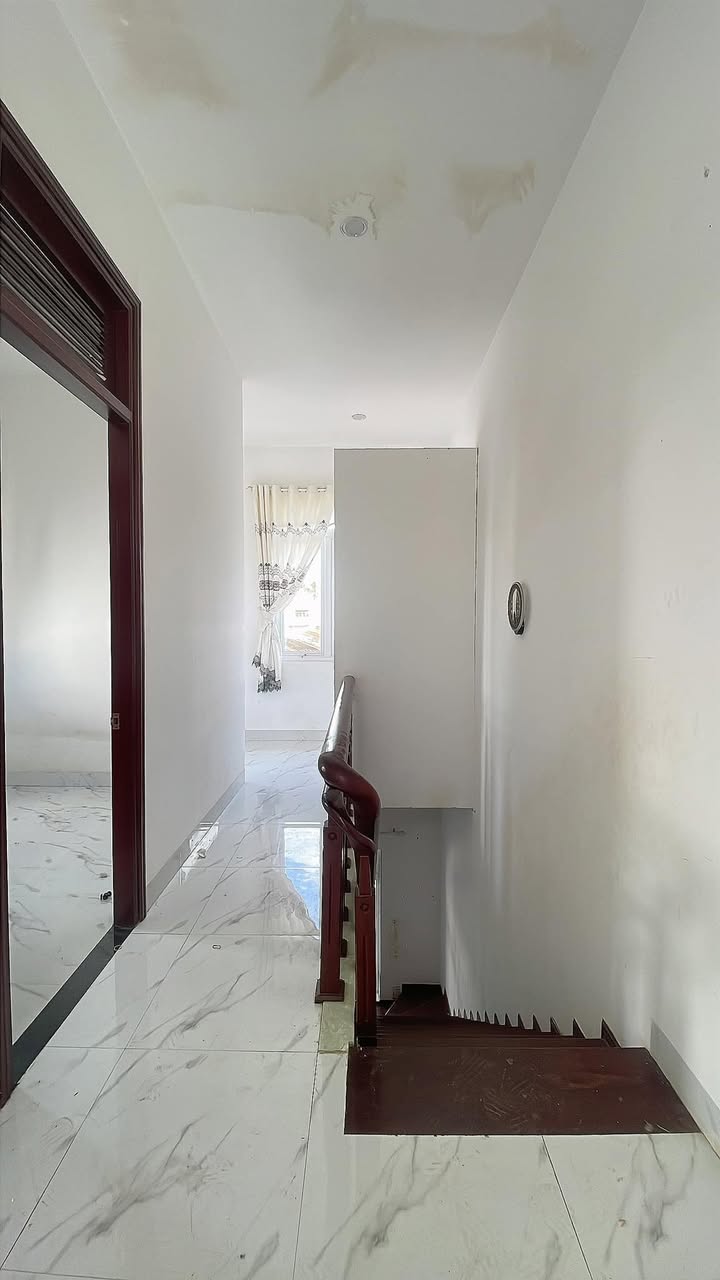 Nhà 3 mặt tiền Phùng Chí Kiên Buôn Ma Thuột 61m² giá 3.8 tỷ - Kinh doanh sầm uất!