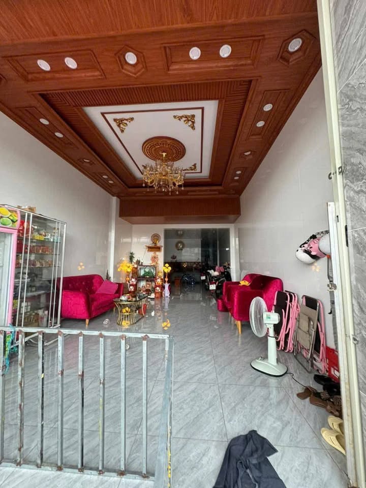 Nhà phố 1 trệt 1 gác Phạm Hữu Lầu 100m² giá 4.999 tỷ - Kinh doanh thuận lợi!