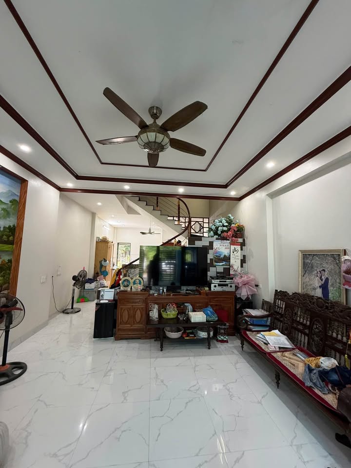 Nhà 2,5 Tầng tại Cam Đường, Lào Cai 90m² giá 2.1 tỷ - Vị trí đắc địa gần trường học!