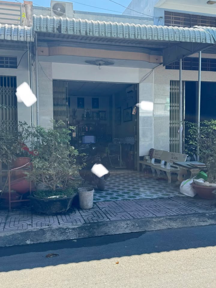 Nhà phố Đường số 9, Hồng Ngự 64m² - Gần UBND và trường học tiện lợi!