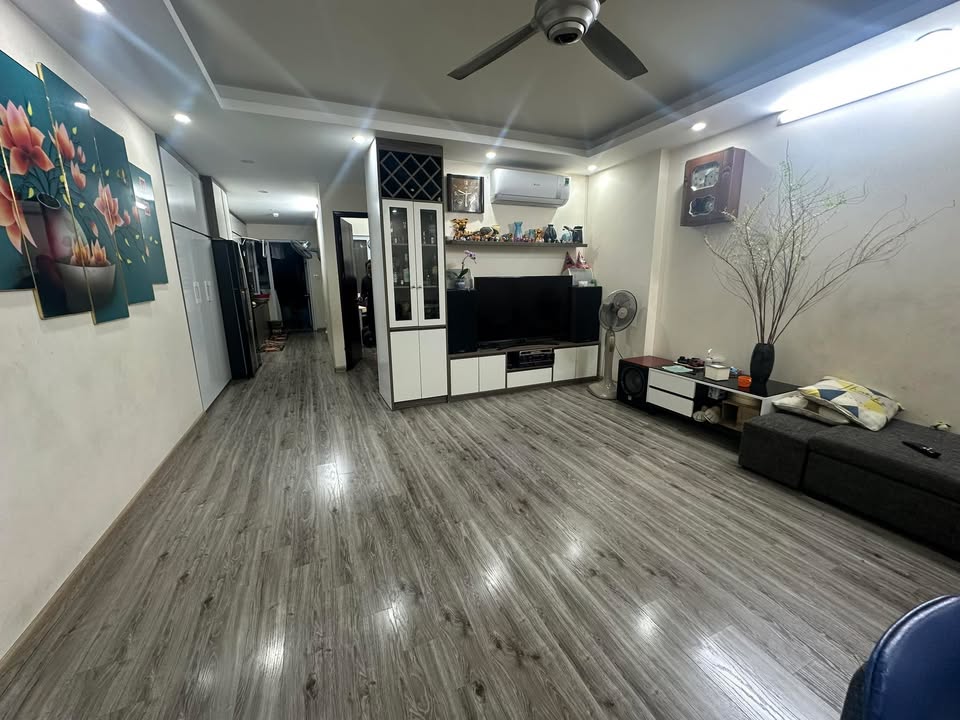 Chung cư C14 Bùi Xương Trạch 70m² giá 5.35 tỷ - Không gian sống hoàn hảo!