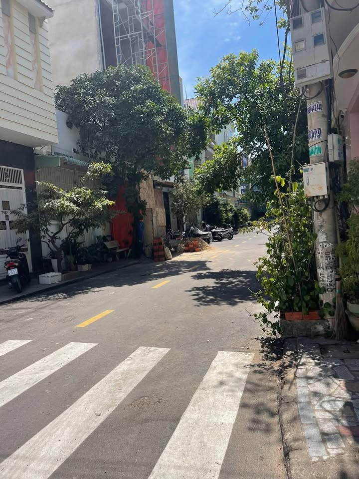 Nhà Mặt Tiền Thị Nại Quy Nhơn 70m² giá 8.5 tỷ - Gần Hồ Sinh Thái Đống Đa!