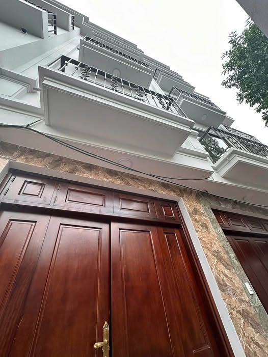 Nhà 5 tầng gần đường Di Ái, Di Trạch - Giá 4.35 tỷ - Sổ đỏ chính chủ!