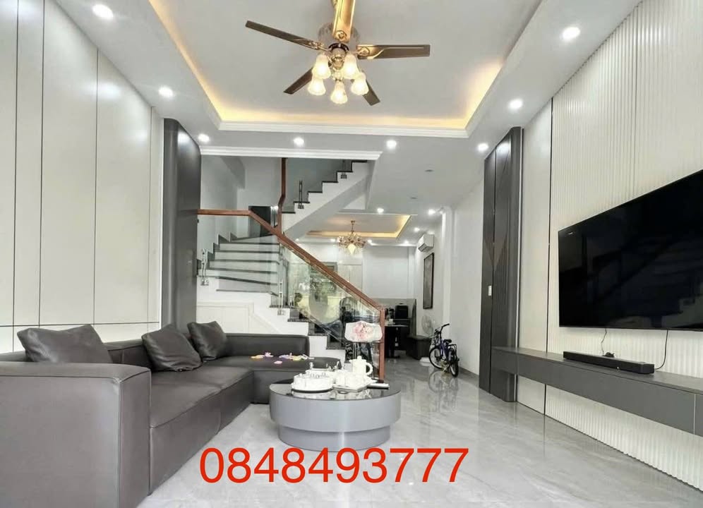 Nhà mới La Nội 40m² giá 7.3 tỷ - Sẵn sàng ở ngay cùng nội thất đầy đủ!