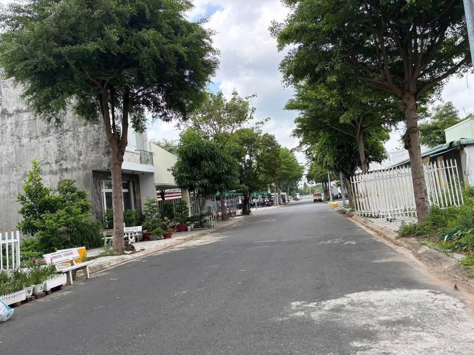 Đất nền đường số 23, Khu Golden, Long Xuyên 100m² giá 3 tỷ - Đầu tư sinh lời ngay!