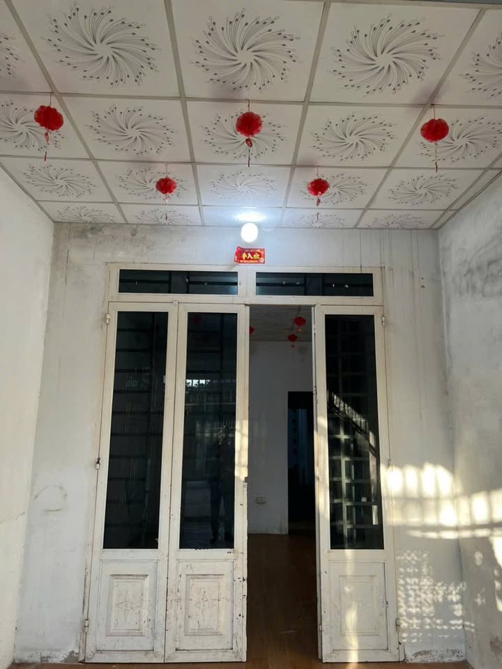 Nhà nguyên căn cho thuê tại hẻm 107 đường Cách Mạng Tháng Tám, Tây Ninh 180m² - An ninh, phù hợp cho hộ gia đình!