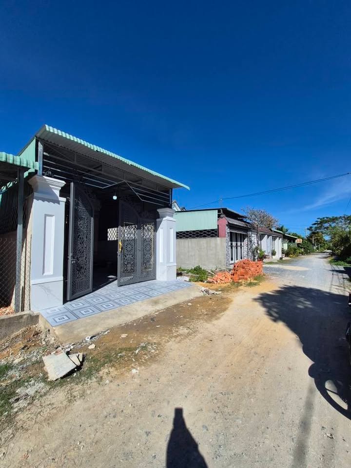 Nhà phố Ninh Phú, Ninh Thạnh, Tây Ninh 160m² giá 1.57 tỷ - Kinh doanh tốt, ở ngay!