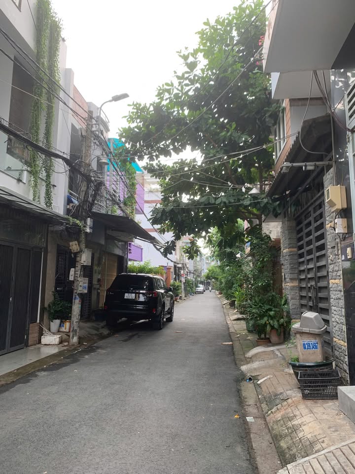 Nhà phố Lý Phục Man Quận 7 72.6m² giá 8.7 tỷ - Thiết kế hợp lý, sổ hồng riêng!