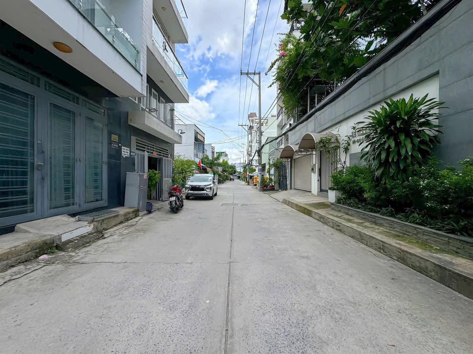 Nhà hẻm xe hơi Gò Ô Môi quận 7, 57m² giá 8.8 tỷ - Không thể bỏ lỡ!