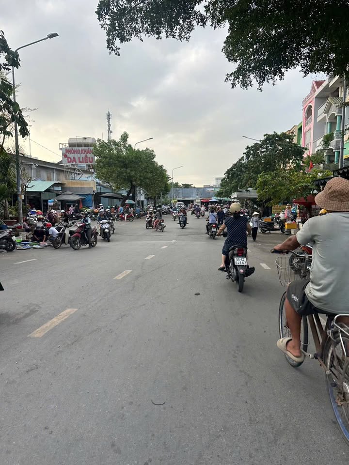 Nhà mặt tiền đường Huỳnh Tấn Phát, Quận 7, 90m² giá 14.5 tỷ - Pháp lý rõ ràng, thương lượng tốt!