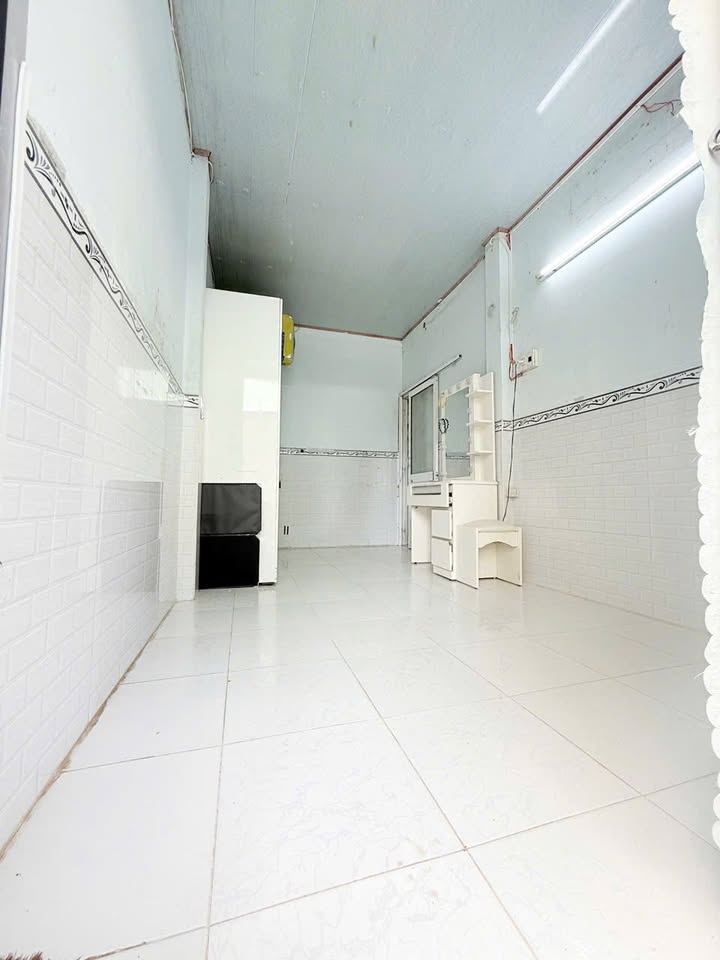 Nhà phố Quận 4 Tôn Đản 22.3m² giá 2.25 tỷ - Sổ hồng riêng, chính chủ bán gấp!