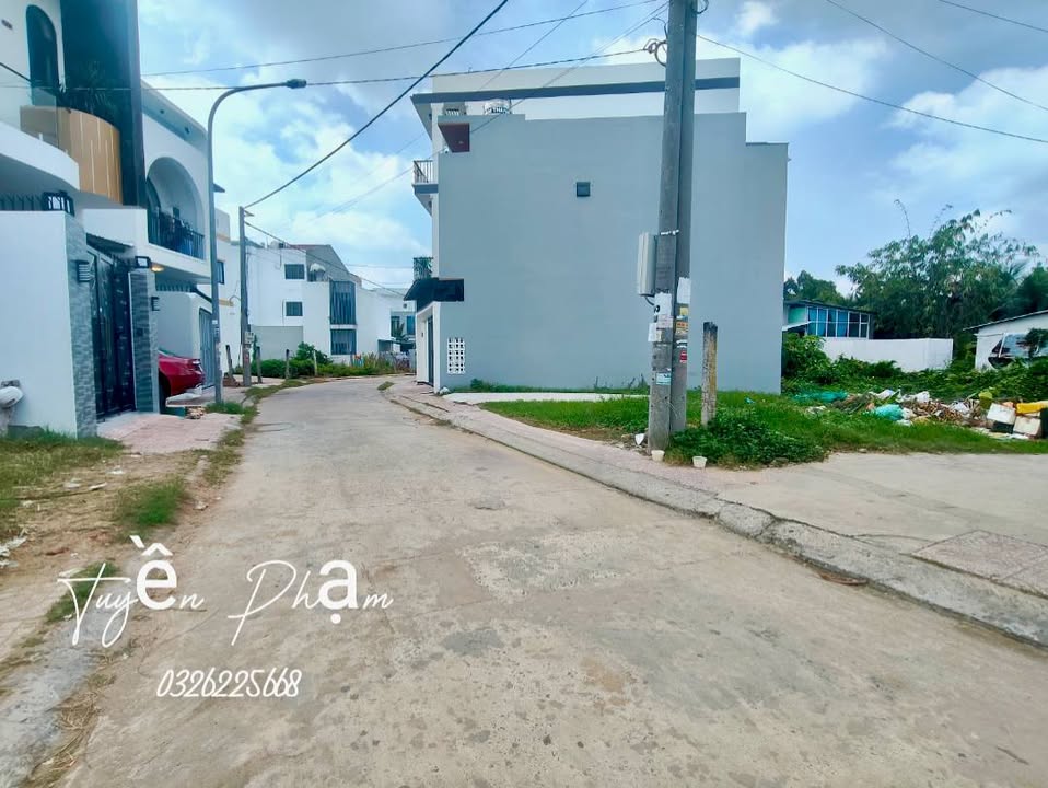 Đất nền lô góc 2 mặt tiền đường Rạch Bạch Nha, Mỹ Tho 93m² - Giá tốt, sổ hồng chính chủ!