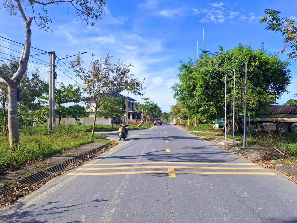 Đất nền đẹp tại TDP Liên Hương, Hà Huy Tập, Vinh 200m² giá 4.9 tỷ - Cơ hội đầu tư hấp dẫn!