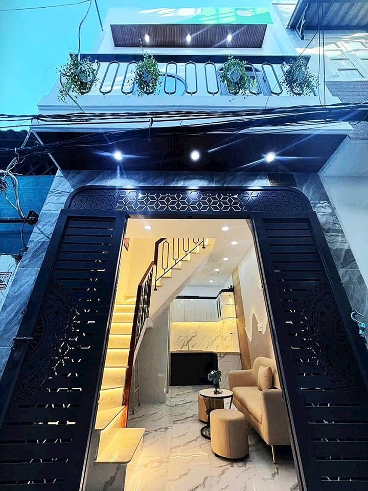 Nhà bán Gò Vấp 10.3m² giá 2.79 tỷ - Full nội thất, hẻm xe hơi