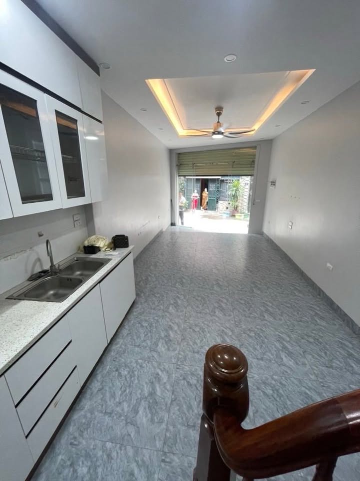 Nhà đẹp Phú Viên Bồ Đề 35m² giá thỏa thuận - Ngõ ô tô tránh, trung tâm tiện ích!