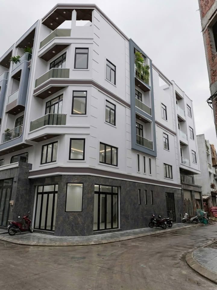 Nhà góc 2 mặt tiền tại Bình Tân 72m² giá 8.7 tỷ - Đầu tư sinh lời cao!