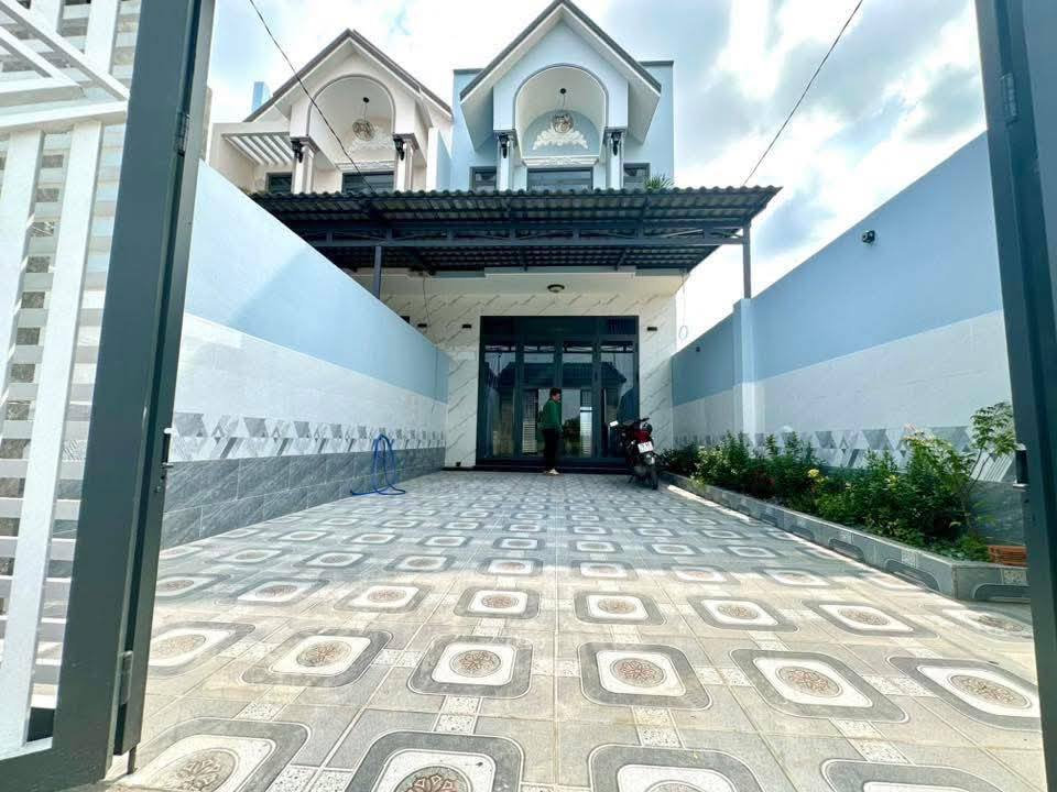 Nhà phố Phước Lợi 150m² giá 2.85 tỷ - Bán gấp, đầy đủ nội thất cao cấp!