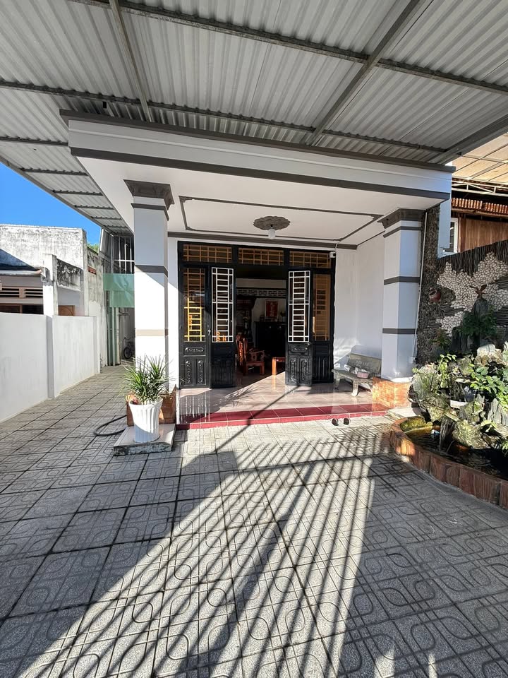 Nhà cấp 4 phường Bình Minh, Tây Ninh 217m² giá 2.1 tỷ - Sẵn sàng ở ngay!