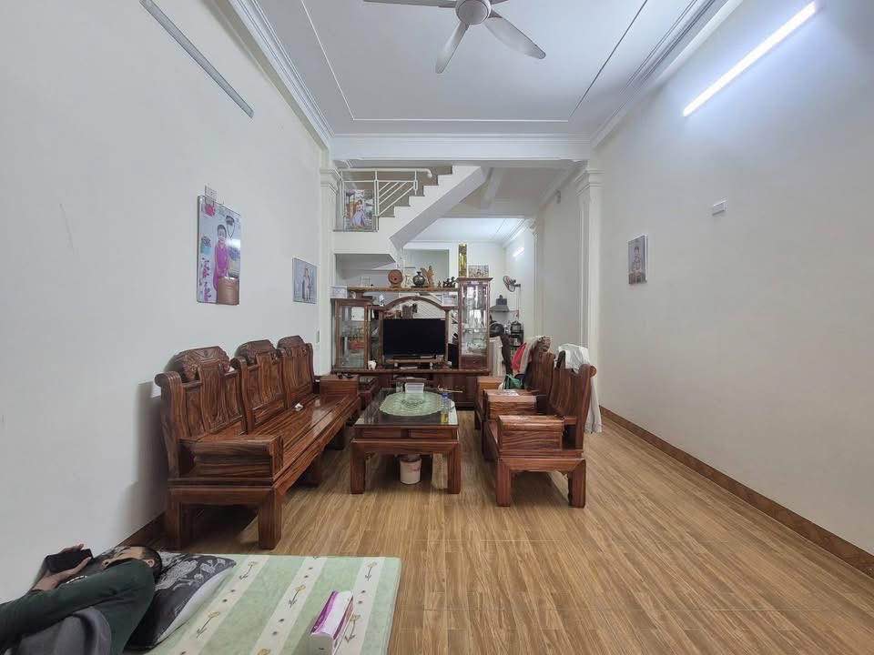 Nhà 2,5 tầng Phú Sơn 80m² giá 2.1 tỷ - Đường thông thoáng, gần chợ!