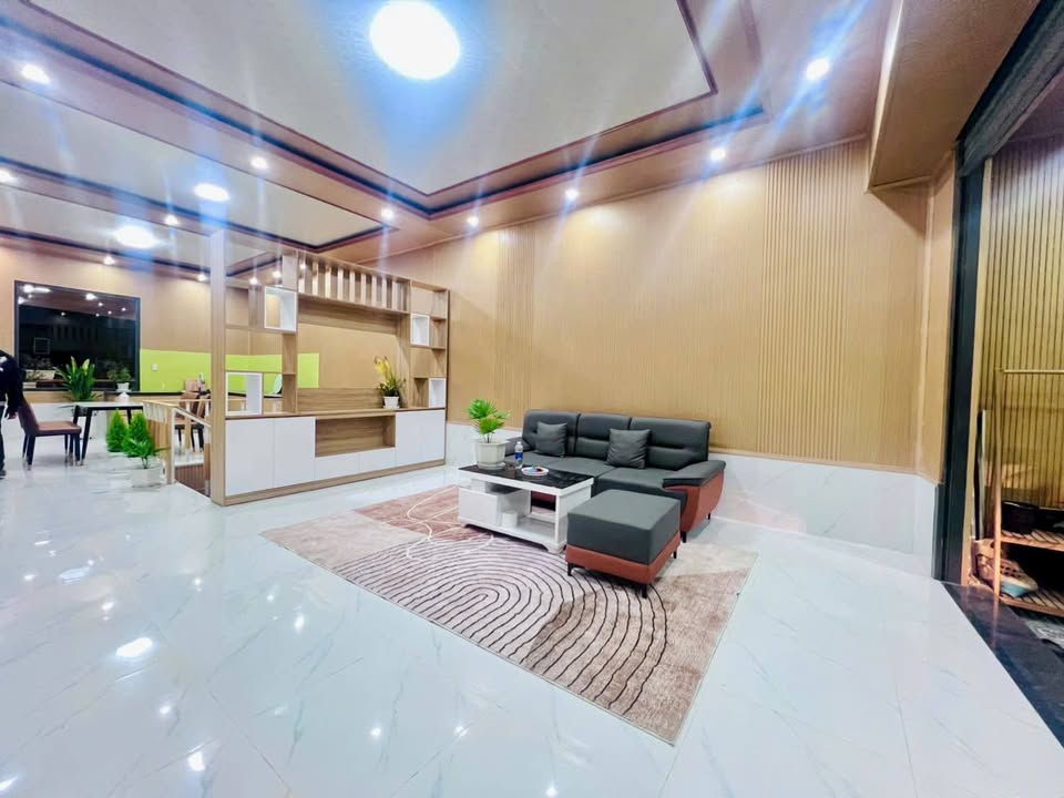 Nhà phố Đường Nguyễn Hoàng, P7 Đà Lạt 90m² giá 1.799 tỷ - Ô tô vào tận nơi!