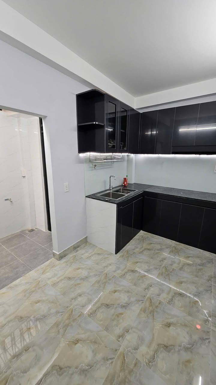 Cho thuê nhà mặt tiền Huỳnh Tấn Phát, Q7 - 80m², giá 35 triệu/tháng, vị trí kinh doanh sầm uất!