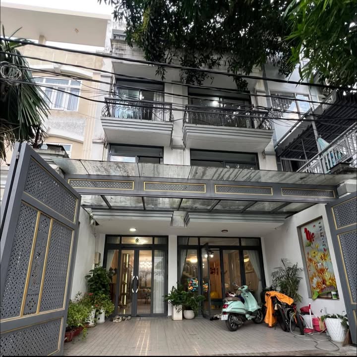 Nhà phố Phú Mỹ quận 7, 112m² giá 16.9 tỷ - Mặt tiền 7m hiếm có!