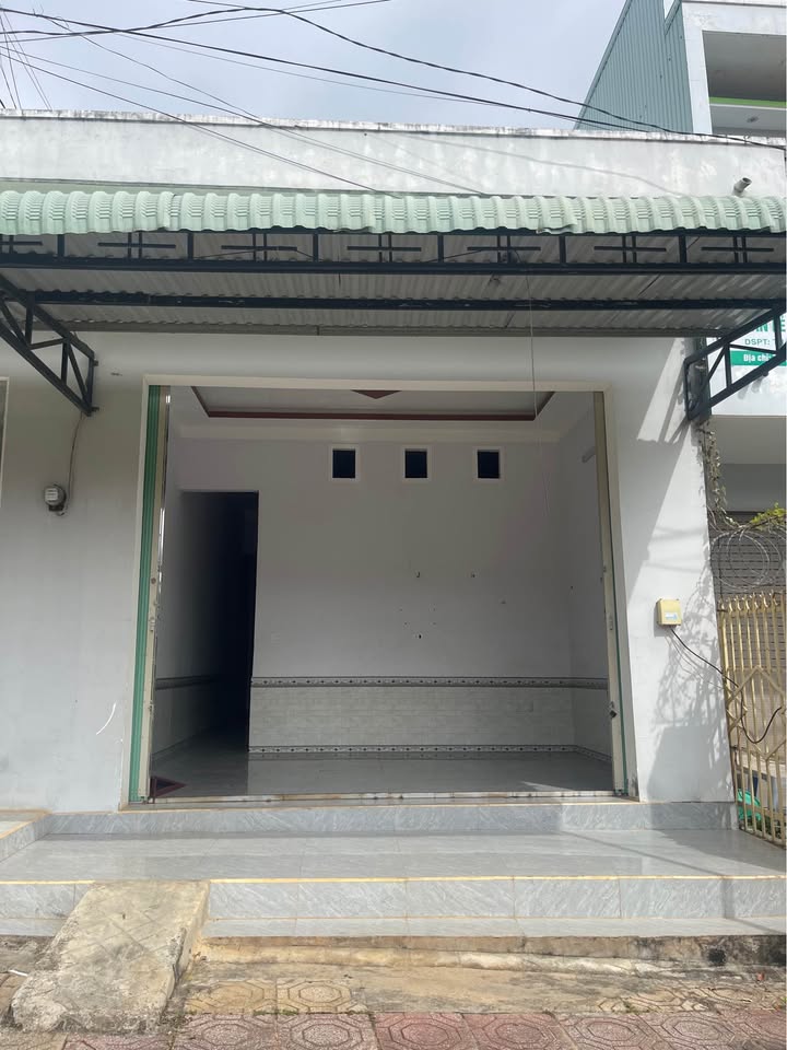 Nhà nguyên căn cho thuê tại Chư Reng, Kon Tum - Giá chỉ 1.5 triệu/tháng