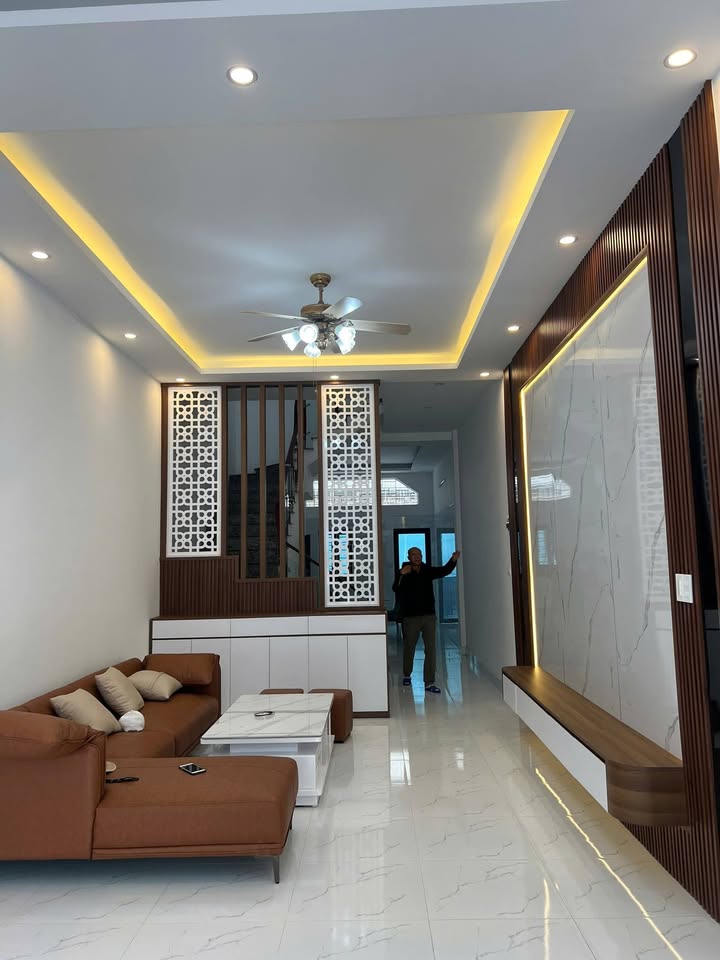 Nhà đất mặt đường Đông Hải, Hải Phòng 102m² - Kinh doanh thuận lợi!