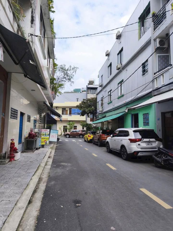 Dãy trọ 3 tầng Đà Nẵng 190m² giá 12.2 tỷ - Đầu tư sinh lời ổn định!