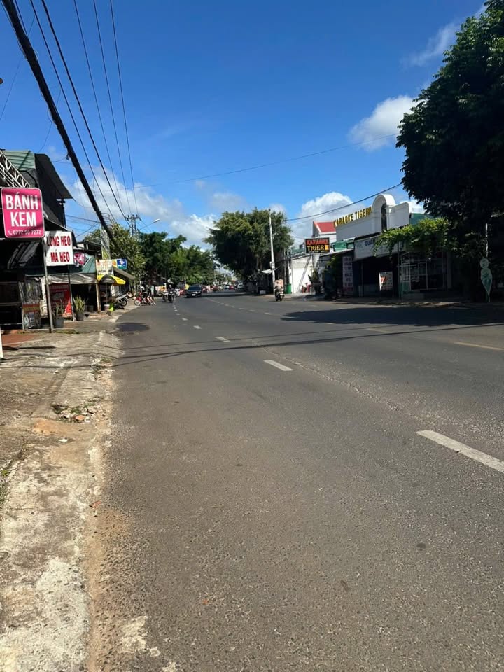 Nhà mặt tiền Y Wang, Buôn Ma Thuột 105m² giá 5.4 tỷ - Đầu tư sinh lời ngay!