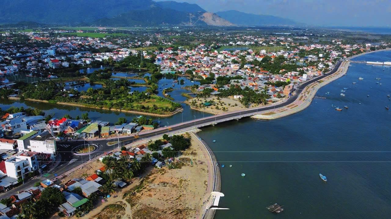 Lô góc 2 mặt tiền Lê Hồng Phong, Vạn Giã 135m² giá 6.08 tỷ - Đầu tư sinh lời ngay!