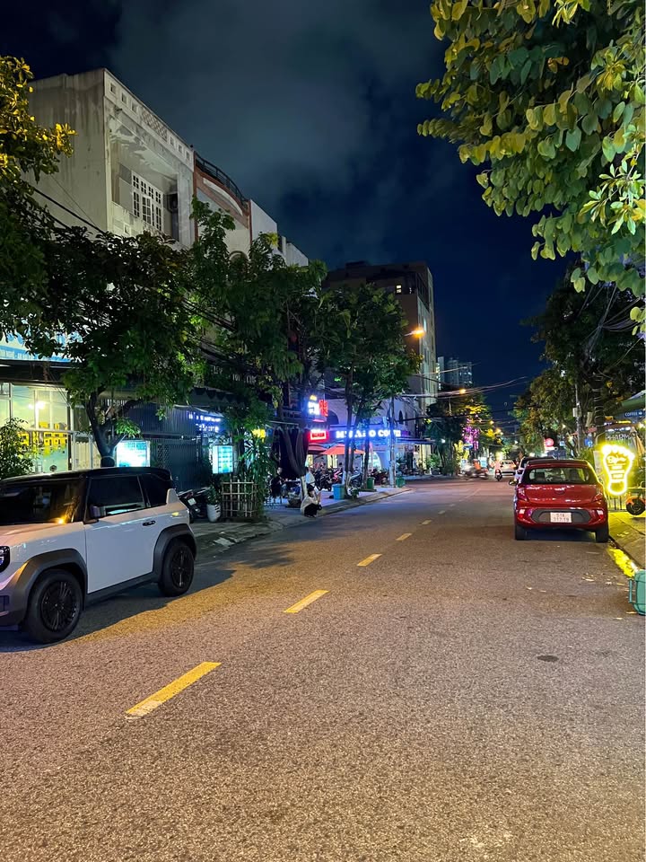 Bán nhà mặt tiền 7.5m đường Dương Đình Nghệ, Đà Nẵng - Kinh doanh thuận lợi!