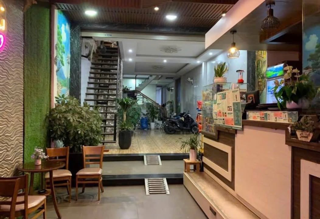 Nhà 3 tầng mặt đường Phạm Văn Đồng 154m² giá 5.5 tỷ - Địa điểm kinh doanh lý tưởng!